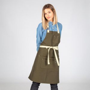 DELANTAL CON PETO HEBILLA ENLAZADA 80X68 CM 100014